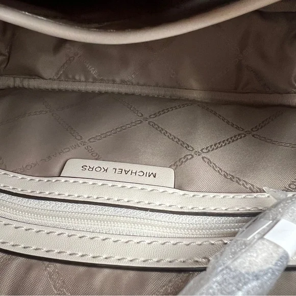 🔥 NWT Michael Kors Jet Set Charm Small Leather Crossbody Bag - LT Light Cream - Picture 9 of 16